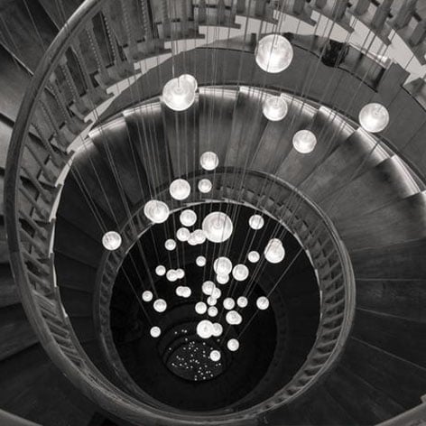 Fan Guide - Black and White Photography - Vertigo